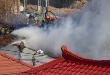 서울 용산구 주택 화재, 3시간 만에 완진…건물 4채 피해