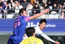 [포토] 김지현 '페널티킥 실축 만회했다'