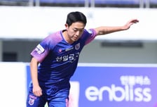 [포토] 최범경 '정교한 택배 크로스'