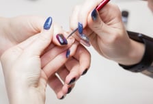 "젤 네일, 한 손가락은 빼고 해라"...'심장마비' 20대, 치료 못 받을 뻔