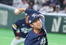 [포토] '5회말 등판한' 손주영