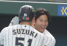 [한번에쓱] 오타니가 스즈키를 축하하는 법,  '스즈키 연타석 홈런'에 오타니 깜짝쇼