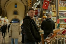 혼란한 국제정세 속에서 돌아온 꿀잼 첩보물, '나이트 에이전트 시즌3'