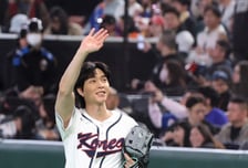 [한번에쓱] 도쿄돔 마운드에 올라 '시구 이정도면 승리요정!' NCT 쟈니