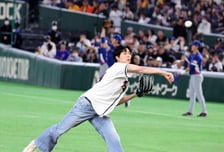 [포토] '시구 이정도면 승리요정!' NCT 쟈니