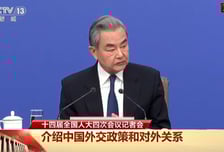 中 왕이, "다카이치 발언 부적절…중일 관계, 일본 선택에 달려"