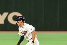 [포토] '투수견제에 걸려 그만' 한국 첫안타 김주원