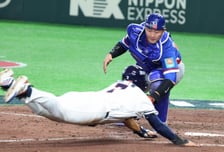 [포토]'10회말 홈에서 아웃되는 김주원'