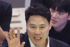 [포토] 강성형 감독 '방심은 금물'