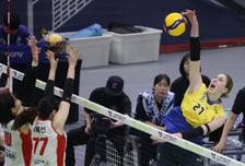 [포토] 카리 '이쯤 되면 백어택'