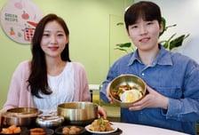 "SNS서 난리 난 봄동, 구내식당서도 즐긴다"…삼성웰스토리, 메뉴 선봬