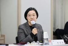 중기부,  81만 소상공인에 '맞춤형 정책 알림톡' 쏜다