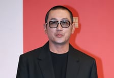 하정우, 생계형 '건물주'로 19년만 안방극장 복귀 '기대'