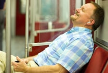 "이어폰 없이 영상 보는 노인, 너무 미워말라" 한석준 발언 갑론을박