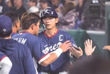 [포토]'문보경 2루타에 득점' 이정후