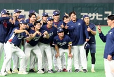 [포토]'투수들도 다 모여봐!'  류현진