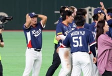 [포토]고우석은 진작 눈물샘이 터졌다