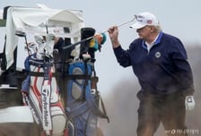 이란과 전쟁 중인데…트럼프 '주말골프' 구설