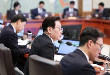 李대통령 "국민 안전대피에 최선…필요시 군용기 투입"