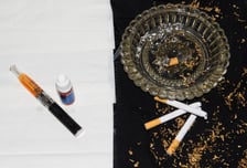 "전자담배는 덜 해롭대" 안심하고 피웠는데…'이 병' 42% 늘었다