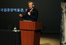 서화실 문열자 직접 강연 나선 유홍준… 국중박, 시설 확충 속도내나