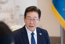 李대통령 "일자리 빠르게 변화…미래 일자리 국가로 나아갈것"