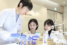 LG생활건강, 피부 장수 성분 R&amp;D 역량 입증…"30분만에 효과"