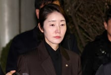'1억 공천헌금' 강선우·김경 구속 송치…뇌물죄는 적용 안 해