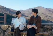 '우주를 줄게' 배인혁♥노정의, 입맞춤 그 후...사돈에서 연인으로