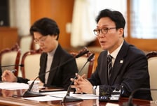 김민석 총리 "희망고문처럼 됐던 새만금 사업…책임감 있게 챙길 것"