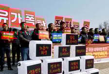 화물연대 "경유값 폭등, 생계 흔들려…총파업도 불사"