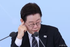 李대통령 지지율 67%...민주당 43%·국힘 17%