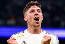 "지구상 가장 과소평가된 선수" 아놀드도 경악→극찬, 발베르데 '美친' 해트트릭에 "단점이란 없다"