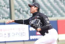 [포토] 우규민 '꿈틀 뱀직구'