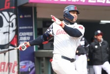 [포토] 레이예스 '바람처럼 갈랐다'