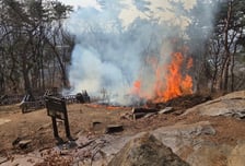 "누가 불 지른 것 같다" 팔달산 7곳 동시에 활활…40대 용의자 진술 거부