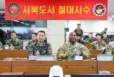 합참의장·연합사령관 백령도 방문…"동맹으로 도발 억제"