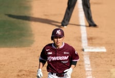 '해가 서쪽에서 뜨겠네' 서건창 대형사고 쳤다!→낭만 복귀전에서 그 귀하디귀한 홈런을 날려버리다니...