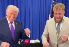 '3차 대전 위기인데' 트럼프, 복서 제이크 폴과 '댄스 삼매경'... 이란 타격 중 "유튜버 정계 진출 전폭 지지"