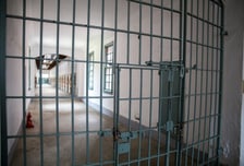 10살 소녀들 집으로 유인해 살해한 학교 경비...교도소서 끔찍한 최후