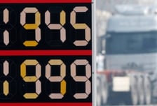 석유 '최고가격제' 첫날, 산업장관 "주유소, 안정적 판매가격 유지" 요청