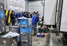 "새벽배송 해보겠다"더니…현장서 물건 싣는 쿠팡 로저스 대표 포착