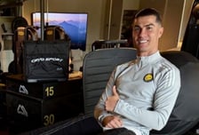 "이러다 월드컵 못 간다" 호날두 부상 "예상보다 심각"... 스페인서 '공기압 치료' 돌입 "필사적 회복 중"