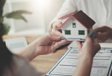 [TheTax] 20억 건물 팔아 빚 갚고 자녀들 8억 줬는데…"상속세 10억" 왜?