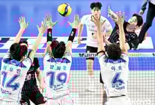 '충격 반전' 현대캐피탈, 허망하게 끝난 정규리그 1위 경쟁... '13연패' 삼성화재에 역전패 '대한항공 1위 확정'