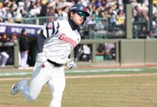 [포토] 한태양 '임찬규에 2점포 작렬'