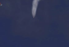 트럼프 '러브콜' 하루 만에…탄도미사일 10여발로 답한 북한