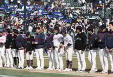 [포토] 김원중 '팬들의 박수소리는 늘 청량해'