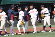 [포토] 김태형 감독 '가을야구까지 이렇게'