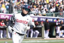 '또 기대된다' 롯데, 우승팀 LG 상대 0:3→5:3 역전승! 한태양+손호영 홈런+정철원 만루 위기 삭제 [KBO 시범경기 리뷰]